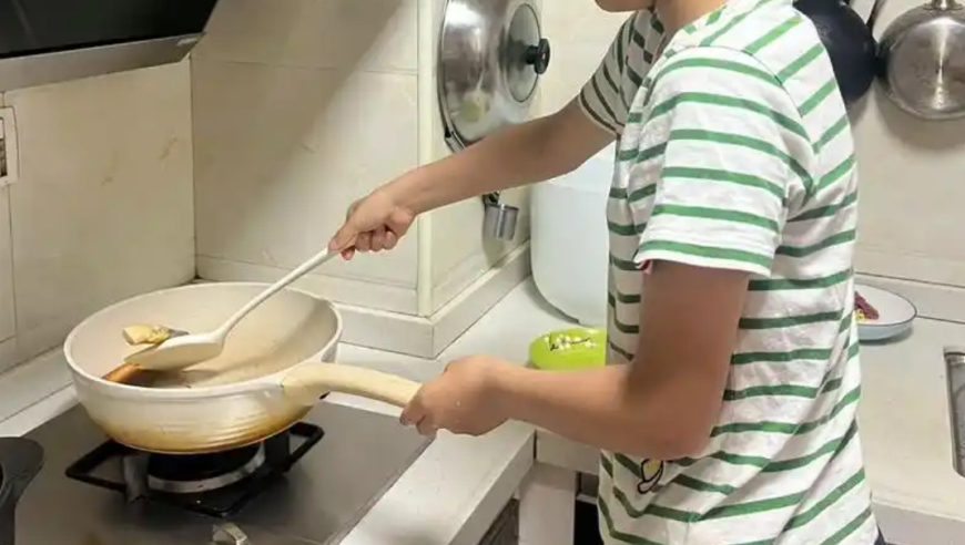 前公司领导称张艺上单身,小鱼儿二站玄机资料站网页,创造力策略实施推广_GM版V5.83